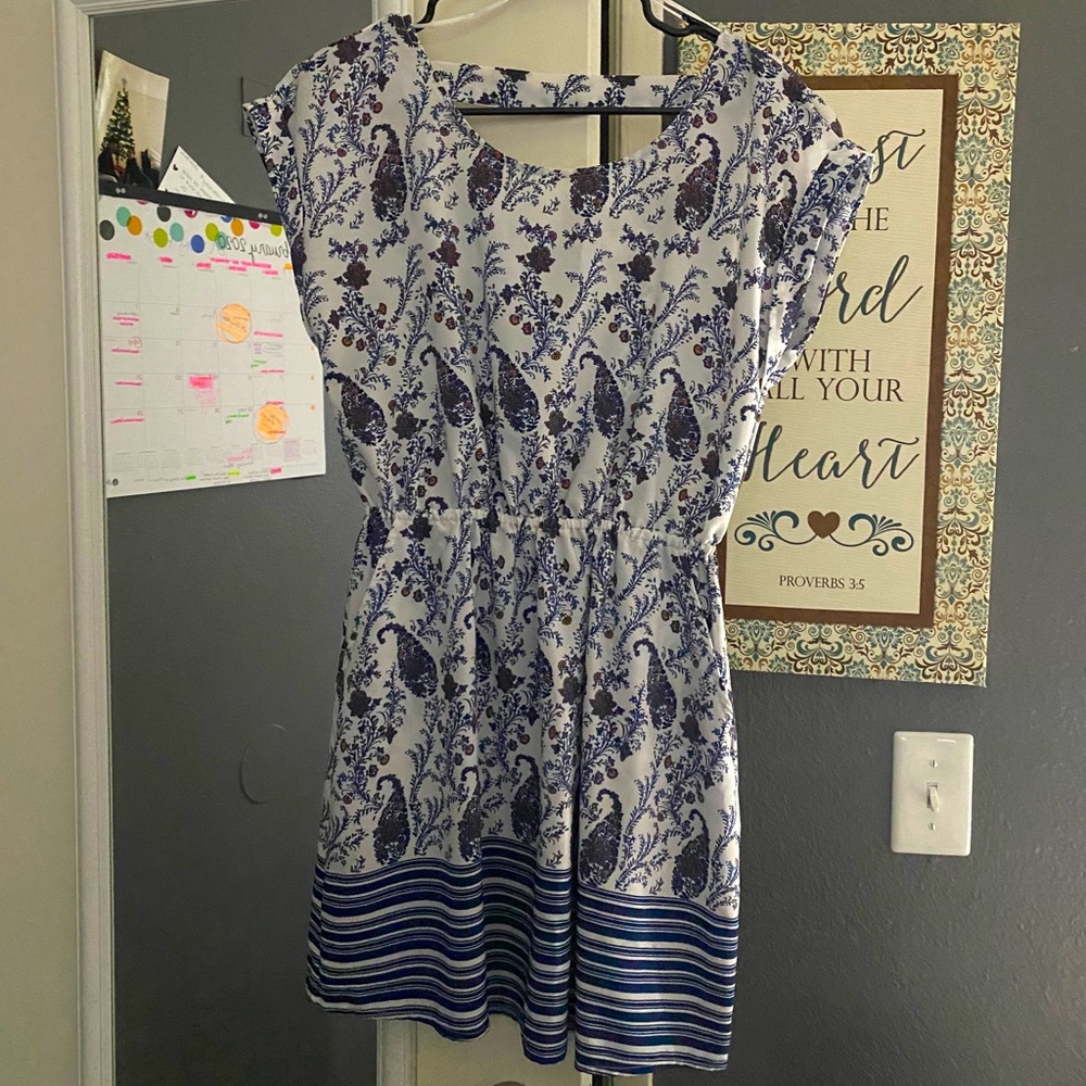 Dress - Picture 2 of 2